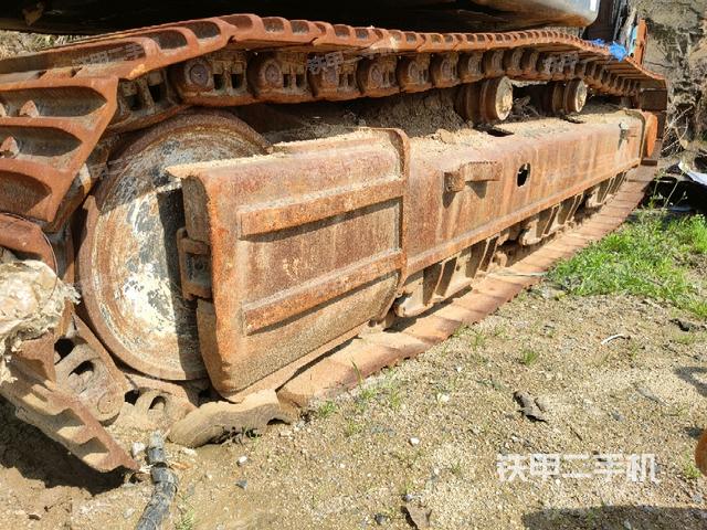 左側(cè)履帶整體?（行走機(jī)構(gòu)）