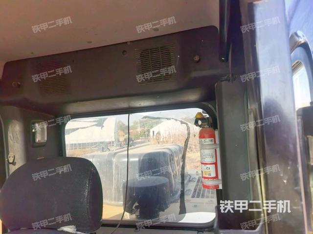 后窗玻璃角標(biāo)（駕駛室部分）