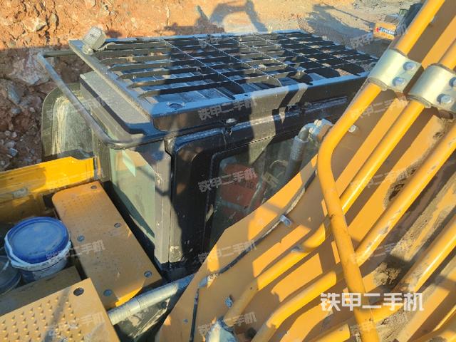 駕駛室頂部俯視（上車部件）