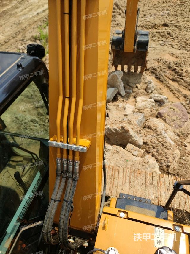 大臂背部俯視（工作和回轉(zhuǎn)裝置）