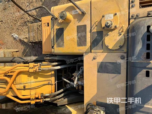 驾驶室顶部（整机外观）