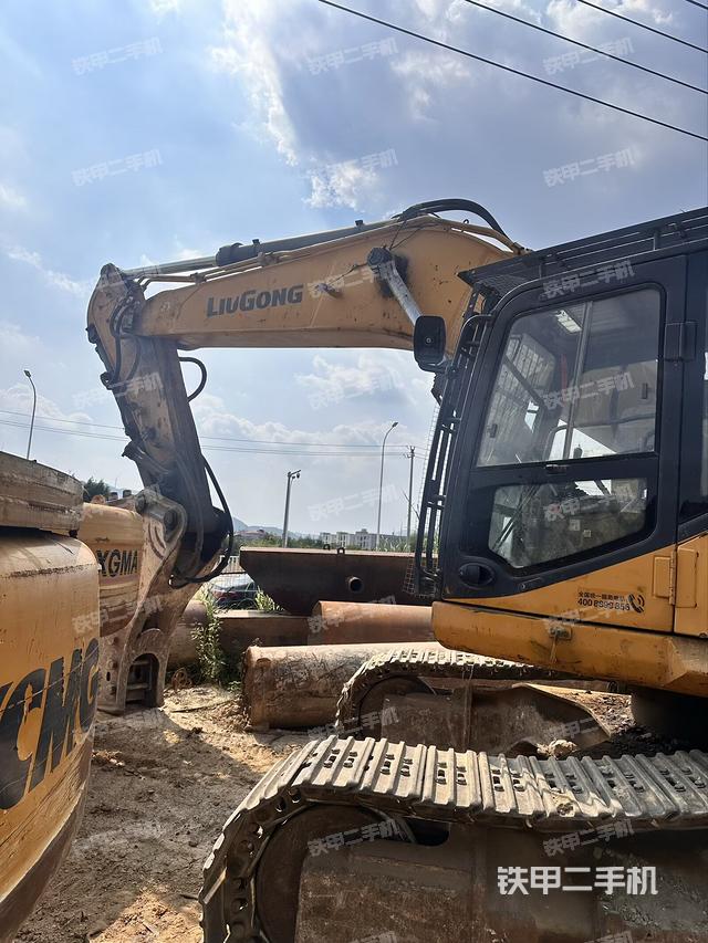 小臂整體左后（工作和回轉(zhuǎn)裝置）