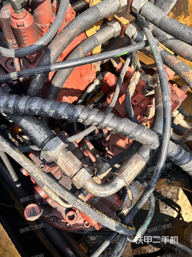 回轉(zhuǎn)馬達(dá)（上車部件）