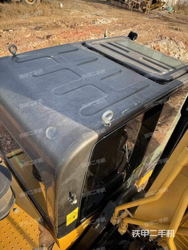 駕駛室頂部（整機(jī)外觀）