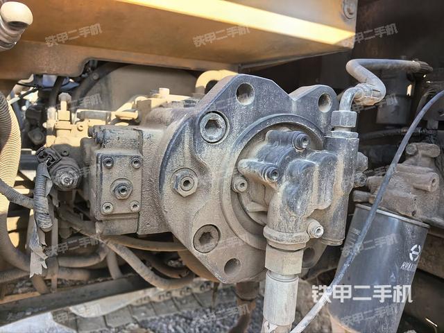 液壓泵斜45?左（大件艙室）