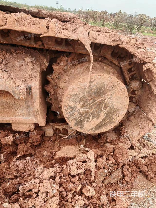 右驅(qū)動輪（行走機(jī)構(gòu)）