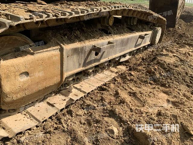 單側(cè)履帶整體（整機(jī)外觀）