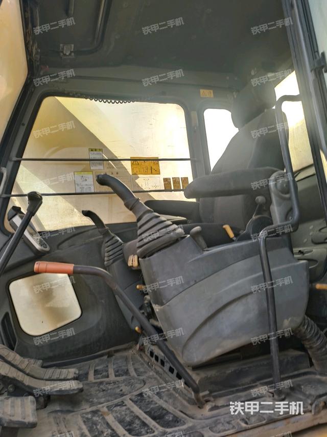 駕駛室頂部（整機(jī)外觀）