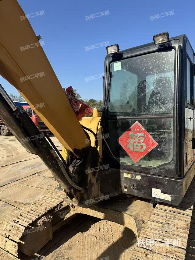 驾驶室顶部（整机外观）