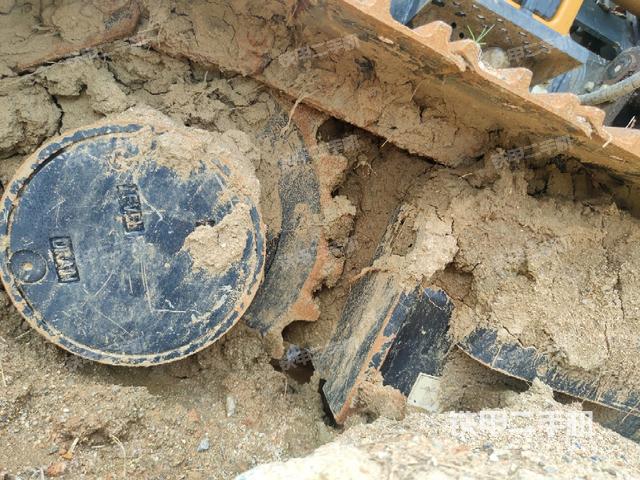 右驅(qū)動輪（行走機(jī)構(gòu)）