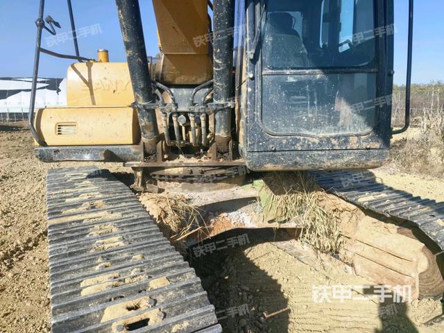 轉(zhuǎn)盤和下車架正前（工作和回轉(zhuǎn)裝置）