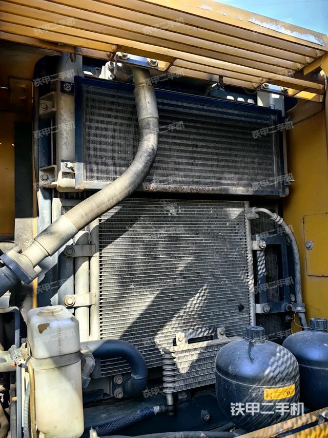 散熱器正面（大件艙室）