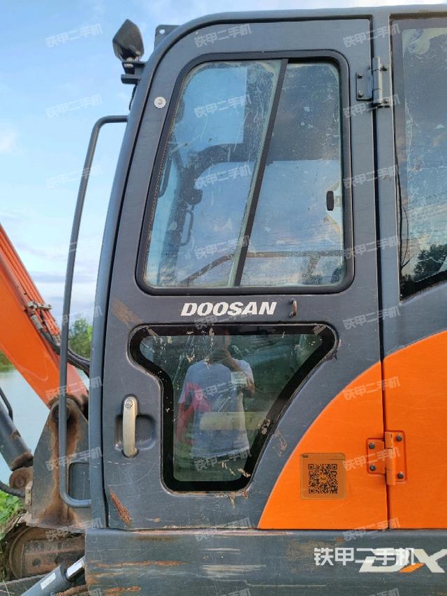 ?駕駛室正側(cè)（駕駛室部分）