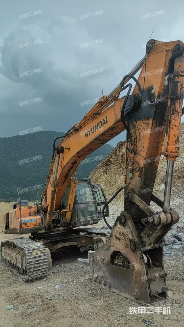 現(xiàn)代R505LC-7挖掘機(jī)