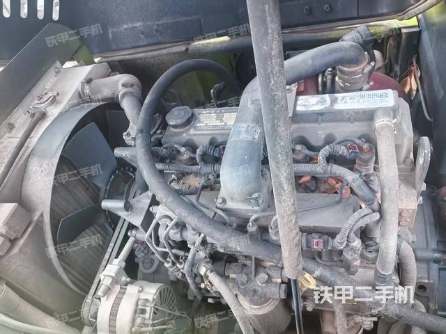 回转马达和主控阀（整机外观）