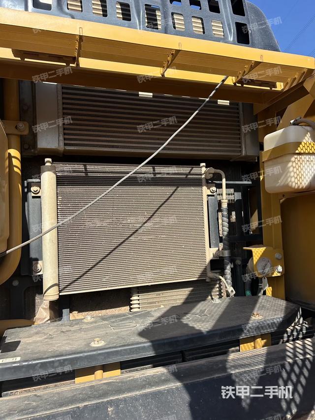 散熱器正面（大件艙室）