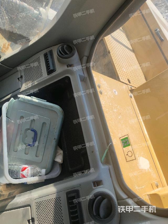 座椅后部（駕駛室部分）