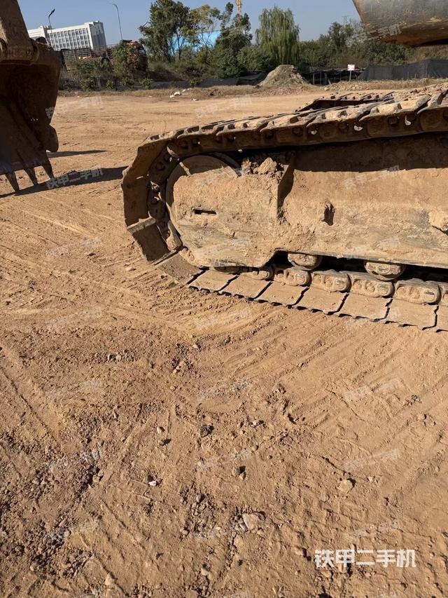 左驅(qū)動(dòng)輪（行走機(jī)構(gòu)）