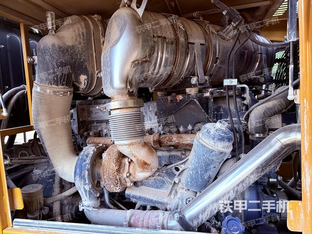 發(fā)動(dòng)機(jī)右側(cè)（整機(jī)外觀及大件）