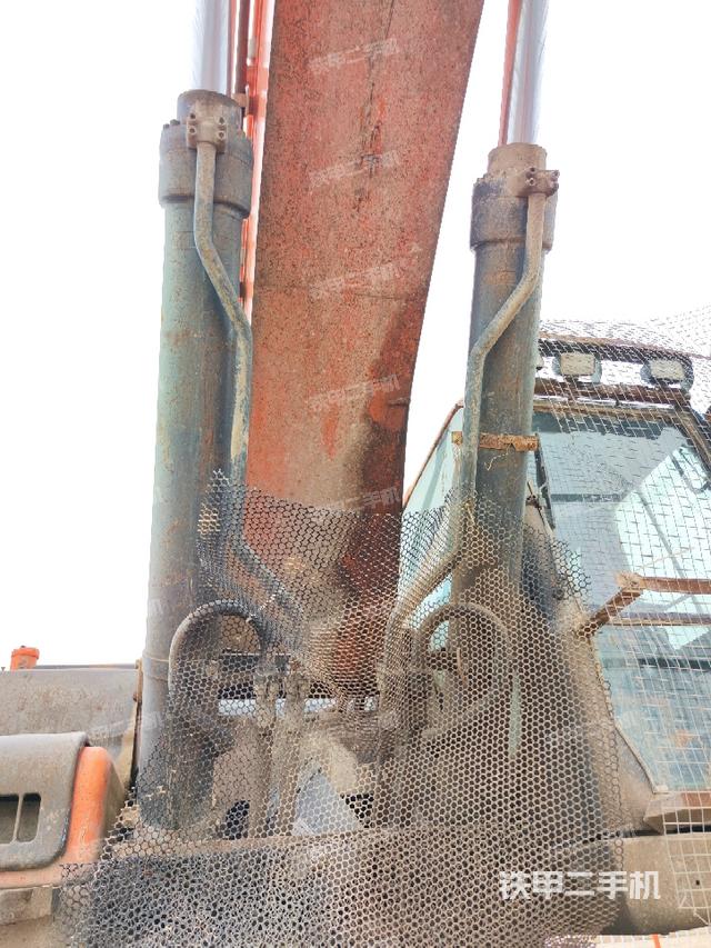 大臂油缸整體?豎拍（工作和回轉(zhuǎn)裝置）