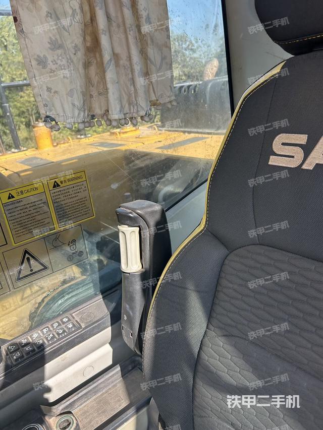 座椅左側(cè)控制臺/音響/含左手柄（駕駛室部分）