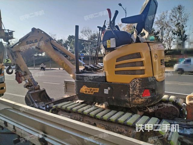 驾驶室整体（整机外观）