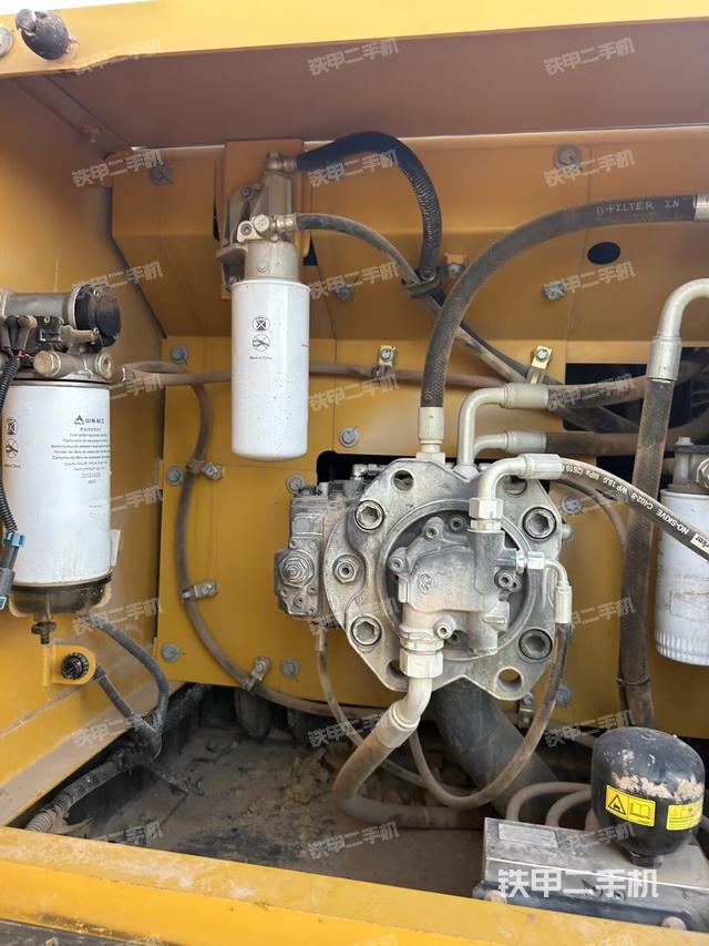 液壓泵斜45?左（大件艙室）