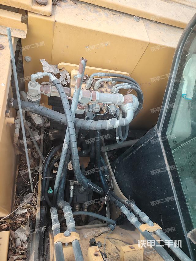 駕駛室整體（整機(jī)外觀）