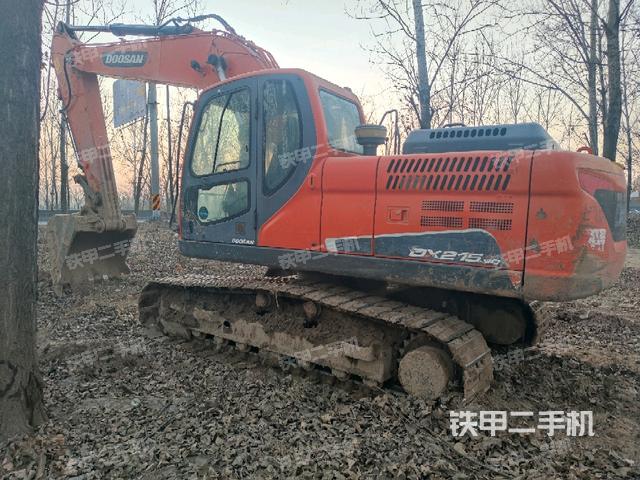 驾驶室顶部（整机外观）