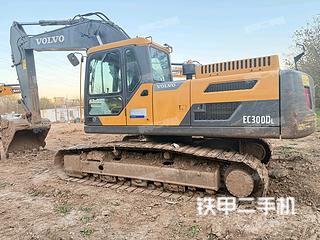 沃尔沃EC250DL挖掘机实拍图片