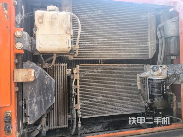 散熱器正面（大件艙室）