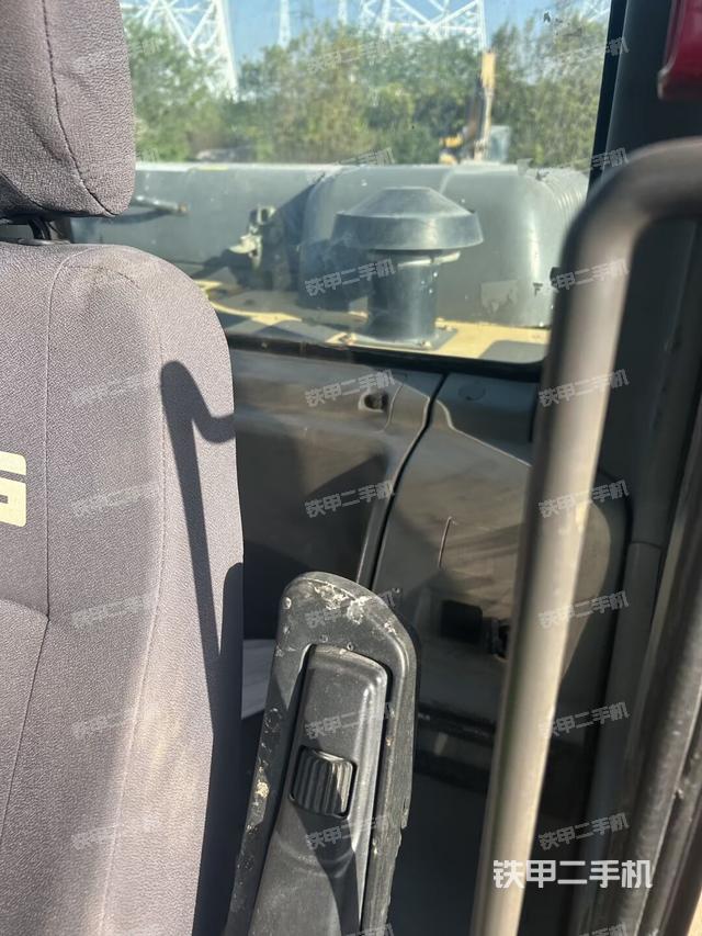 座椅左側(cè)控制臺/音響/含左手柄（駕駛室部分）