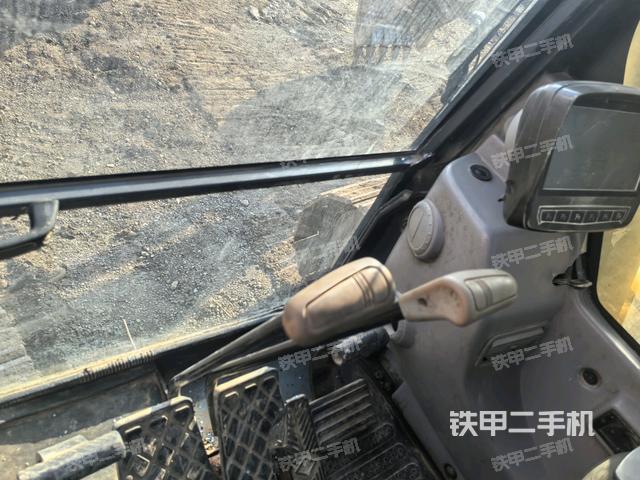 座椅左侧控制台/音响/含左手柄（驾驶室部分）