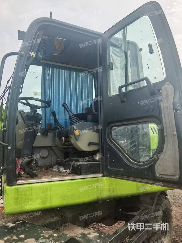 单侧履带整体（整机外观）