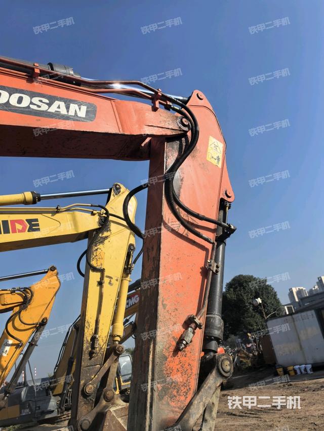 大臂整體?右側(cè)（工作和回轉(zhuǎn)裝置）