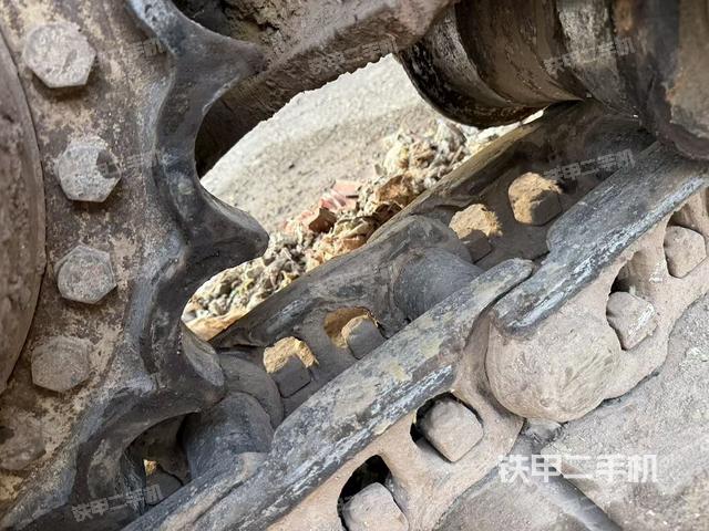 單側(cè)履帶整體（整機(jī)外觀）