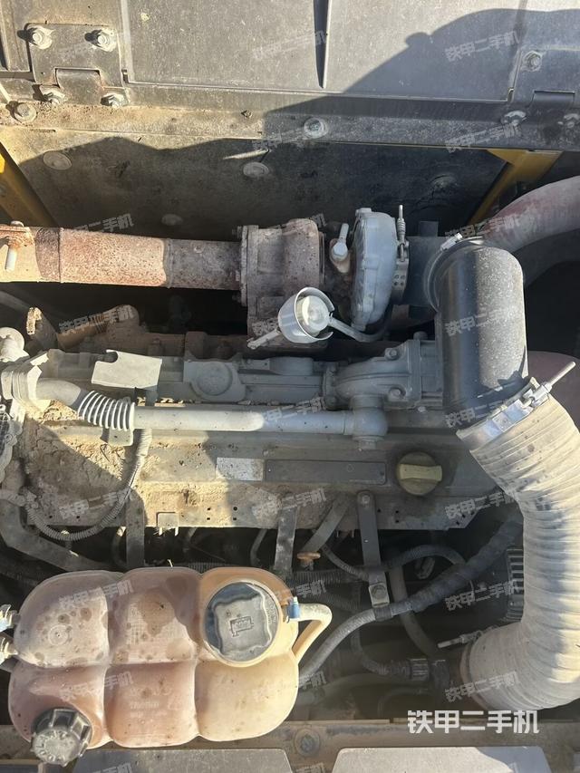 發(fā)動(dòng)機(jī)室（上車部件）