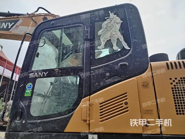 駕駛室整體（整機(jī)外觀）