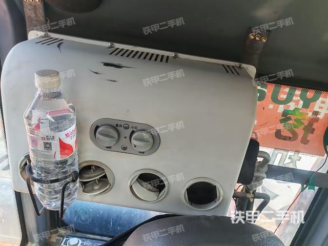 后窗玻璃角标（驾驶室部分）