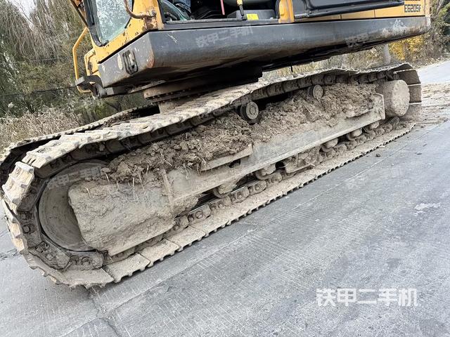 單側(cè)履帶整體（整機(jī)外觀）