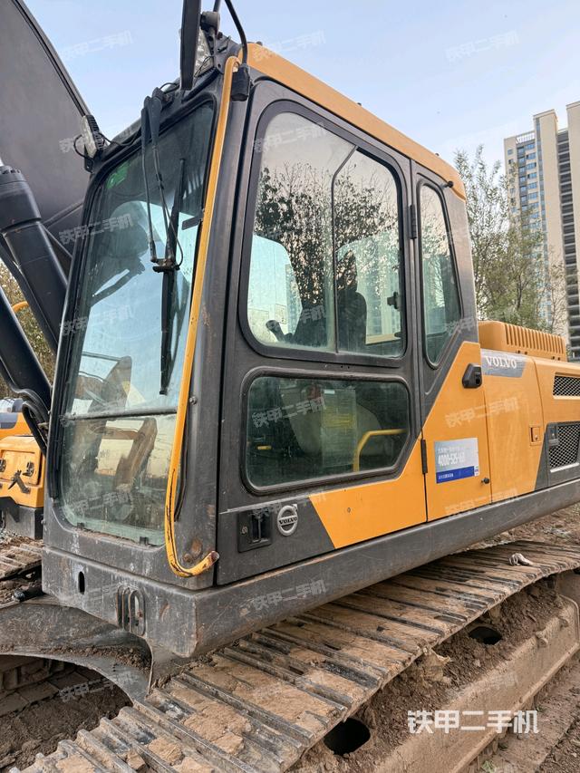 驾驶室整体（整机外观）