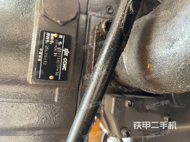 駕駛室頂部（整機外觀）