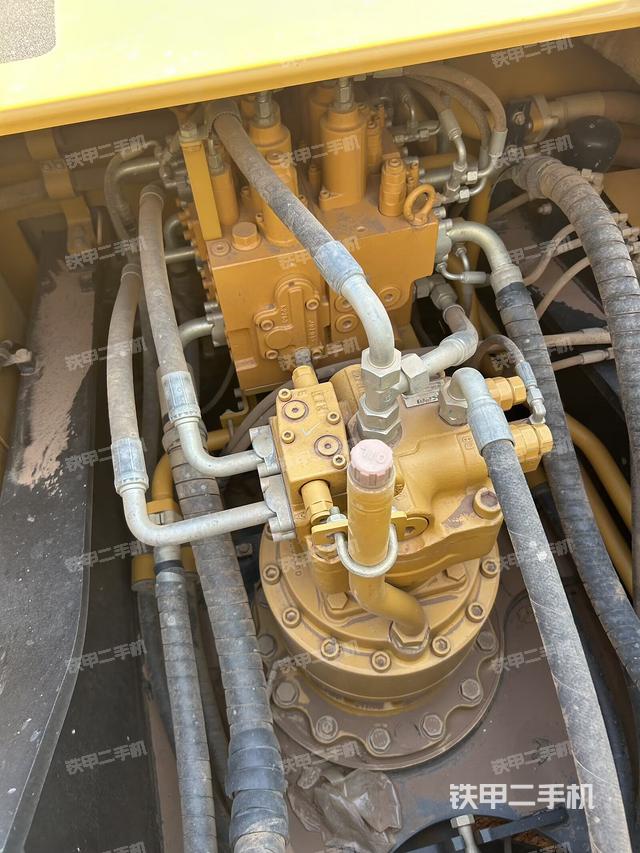 回轉(zhuǎn)馬達（上車部件）