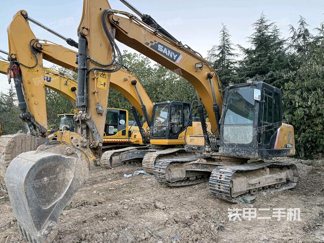 三一重工SY135C挖掘機(jī)