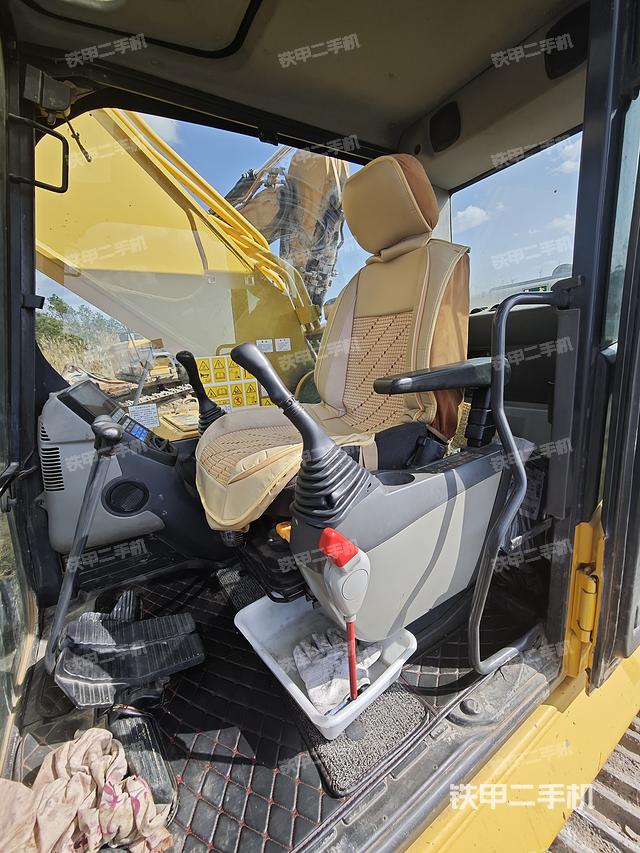 驾驶室整体（整机外观）