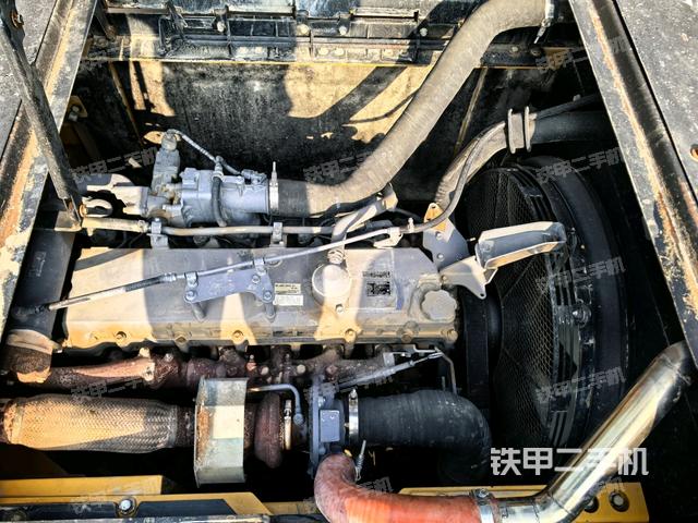 发动机室（上车部件）