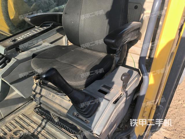 座椅右側(cè)控制臺(tái)/鑰匙門/油門/含右手柄（駕駛室部分）