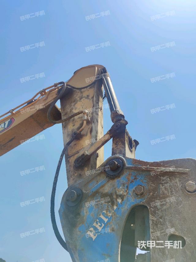 小臂整體右前（工作和回轉裝置）