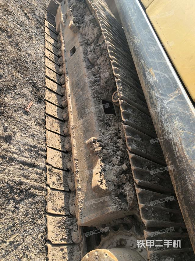 右驅(qū)動(dòng)輪（行走機(jī)構(gòu)）