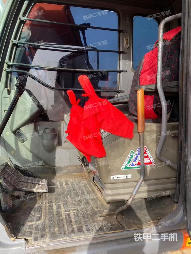 駕駛室整體（整機(jī)外觀）